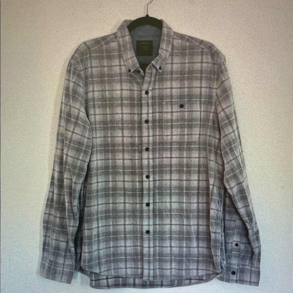 Classic Gray Plaid Long-Sleeve Button-Down Shirt